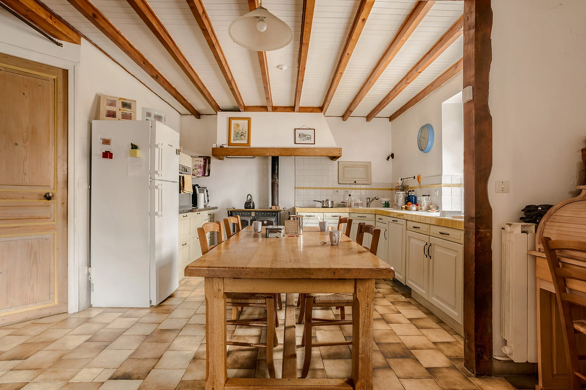 Cuisine traditionnelle, poutres apparentes